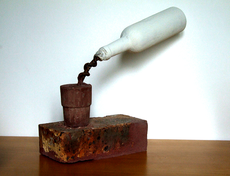 Escultura con ladrillo.